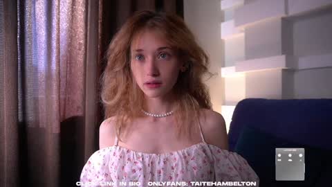 Mia online show from September 2025 02:12:01 AM