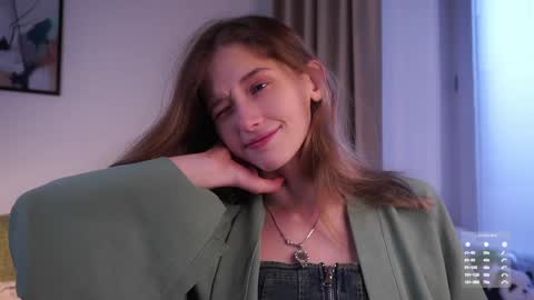 Mia online show from November 2025 01:39:01 AM