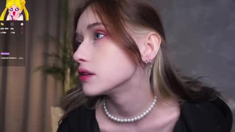 Mia online show from April 2026 11:58:01 PM