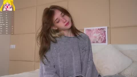Mia online show from May 2026 07:25:01 AM