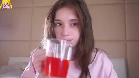 Mia online show from May 2026 02:30:01 AM