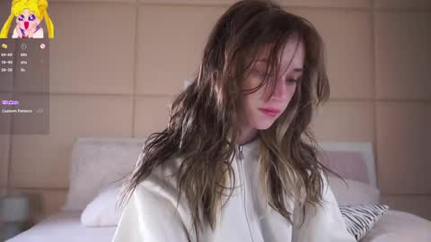 Mia online show from May 2026 01:56:01 AM