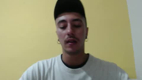 Snapshot of talhi_ chatting on November 2025 02:01:01 AM talhi_ online show from November 2025 02:01:01 AM