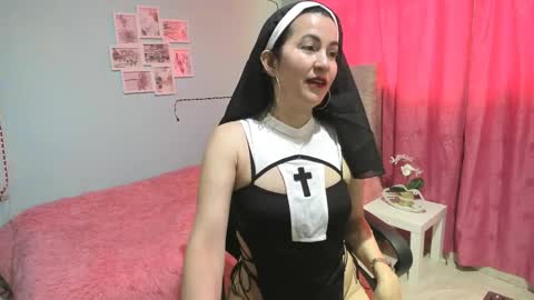 Talia  mia online show from April 2026 01:22:01 PM