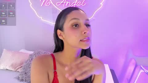 talianahernandez online show from July 2026 04:47:02 PM
