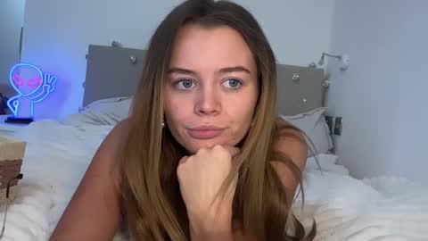 Snapshot of taliavaine chatting on September 2025 03:17:02 PM Talia online show from September 2025 03:17:02 PM