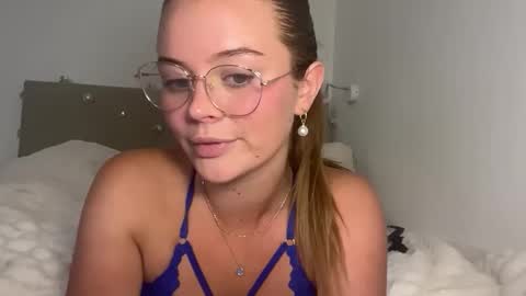 Snapshot of taliavaine chatting on September 2025 06:57:01 PM Talia online show from September 2025 06:57:01 PM