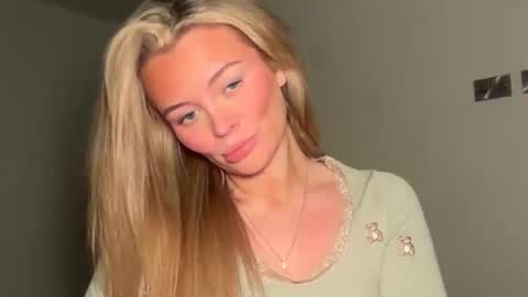 Snapshot of taliavaine chatting on January 2026 09:40:02 PM Talia online show from January 2026 09:40:02 PM