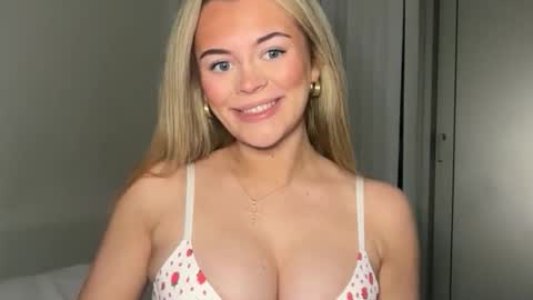 Snapshot of taliavaine chatting on February 2026 06:59:01 PM Talia online show from February 2026 06:59:01 PM