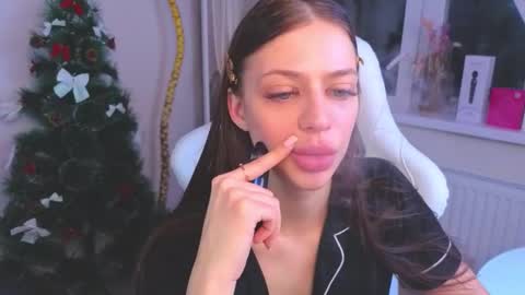 Snapshot of tamagotchi_san chatting on December 2025 05:20:02 PM Daria Promisess online show from December 2025 05:20:02 PM