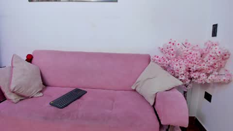 Snapshot of tamar4_f00x chatting on May 2026 01:09:02 PM Hi im sara online show from May 2026 01:09:02 PM