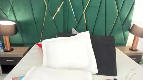 Tamara  online show from December 2025 12:32:01 PM