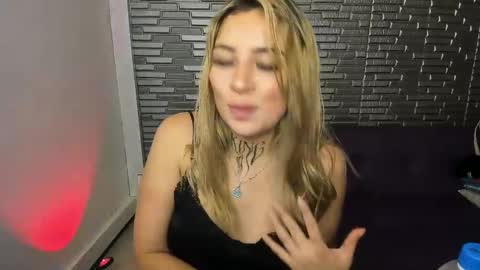 Snapshot of tamara_velezz chatting on May 2026 09:12:01 PM Tamara online show from May 2026 09:12:01 PM