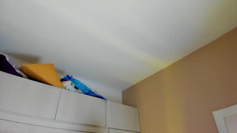 Tami online show from November 2025 12:00:02 PM