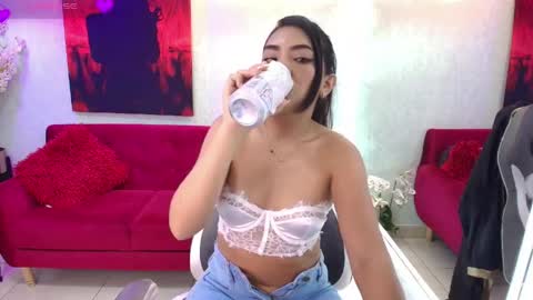 Snapshot of tammy_petit chatting on April 2026 11:07:01 PM Tammy online show from April 2026 11:07:01 PM