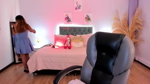 Snapshot of tamy_edwards chatting on November 2025 07:57:01 PM Tamy online show from November 2025 07:57:01 PM