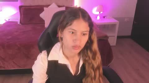 Snapshot of tamy_edwards chatting on December 2025 12:33:02 PM Tamy online show from December 2025 12:33:02 PM