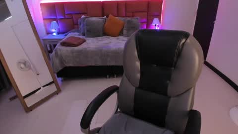 Snapshot of tamy_edwards chatting on March 2026 08:25:02 PM Tamy online show from March 2026 08:25:02 PM