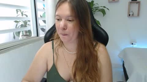 Snapshot of tamy_shine87 chatting on January 2025 07:13:01 PM Im Samy online show from January 2025 07:13:01 PM