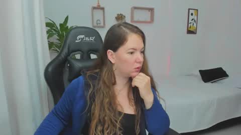 Snapshot of tamy_shine87 chatting on February 2025 01:02:02 AM Im Samy online show from February 2025 01:02:02 AM