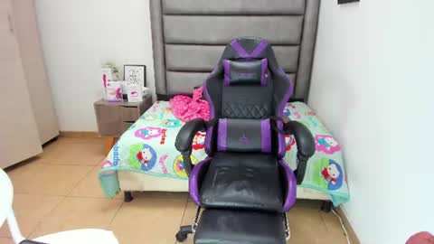 Tania  online show from July 2026 07:39:01 PM