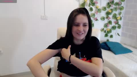 Tania  online show from December 2025 04:13:02 PM