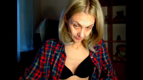 Snapshot of tanya6547 chatting on December 2025 12:03:02 PM tanya online show from December 2025 12:03:02 PM