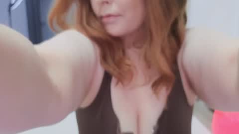 Snapshot of tanya_vader chatting on November 2025 11:09:01 PM Vader online show from November 2025 11:09:01 PM