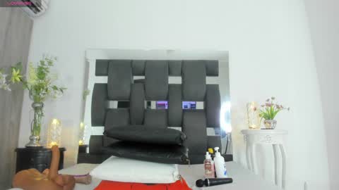 Snapshot of tanyyaa chatting on December 2024 02:38:02 AM Tanya online show from December 2024 02:38:02 AM