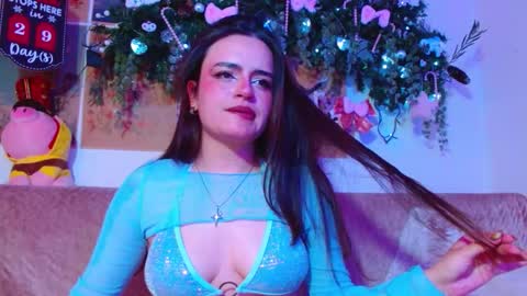    online show from December 2025 02:06:02 AM