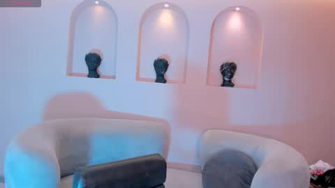 Snapshot of taralawrence chatting on October 2025 03:29:02 AM Tara Lawrence online show from October 2025 03:29:02 AM