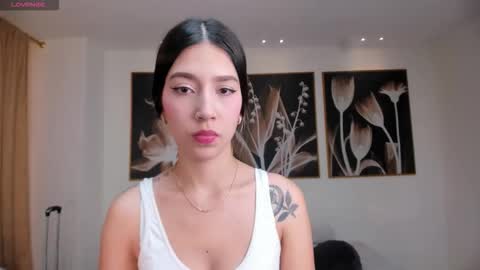 Snapshot of taralawrence chatting on November 2025 02:43:02 AM Tara Lawrence online show from November 2025 02:43:02 AM