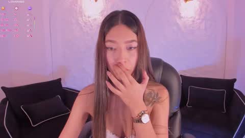 Snapshot of taralawrence chatting on November 2025 06:26:02 AM Tara Lawrence online show from November 2025 06:26:02 AM