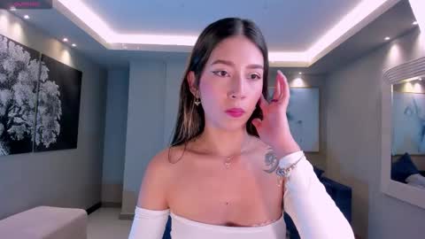 Snapshot of taralawrence chatting on January 2026 03:33:01 AM Tara Lawrence online show from January 2026 03:33:01 AM