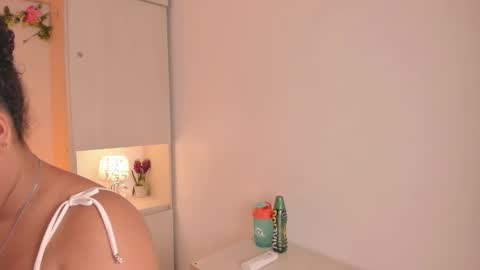  T A R A  online show from October 2025 04:11:01 AM