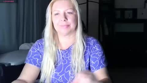 Tasha  Moon online show from November 2025 05:45:01 PM