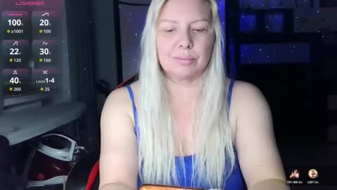 Tasha  Moon online show from December 2025 06:28:01 PM