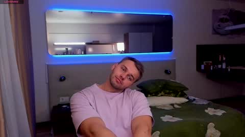 Snapshot of tasty_justin chatting on January 2025 10:36:01 PM My shows 2100500 UTC3 online show from January 2025 10:36:01 PM