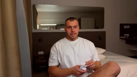 Snapshot of tasty_justin chatting on September 2025 07:24:02 PM My shows 2100500 UTC3 online show from September 2025 07:24:02 PM