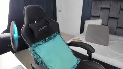 Tatiana online show from November 2025 07:56:01 PM