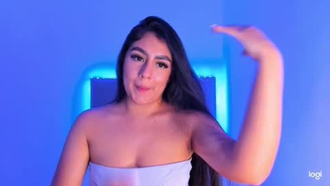 Snapshot of tatiana_2000 chatting on December 2024 09:40:02 PM Tatiana online show from December 2024 09:40:02 PM