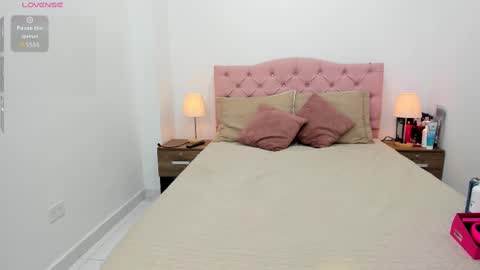 Tatiana Ayala online show from November 2025 07:25:02 PM