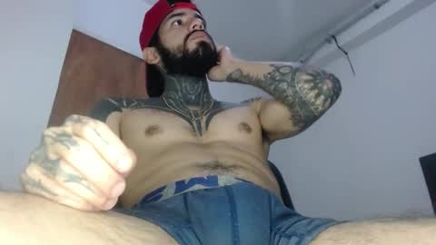 Snapshot of tatsexboy chatting on January 2026 06:40:01 AM SeX-Boy online show from January 2026 06:40:01 AM