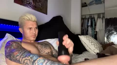 Snapshot of tattednblonde chatting on January 2025 04:59:01 PM tattednblonde online show from January 2025 04:59:01 PM