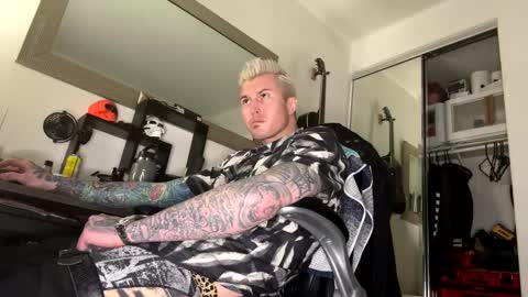 Snapshot of tattednblonde chatting on January 2025 02:46:01 PM tattednblonde online show from January 2025 02:46:01 PM
