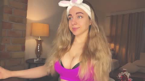 Snapshot of tatti_1 chatting on December 2024 05:50:01 AM Tata online show from December 2024 05:50:01 AM