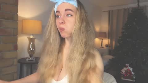 Snapshot of tatti_1 chatting on December 2024 04:11:01 AM Tata online show from December 2024 04:11:01 AM