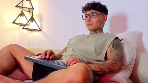 Snapshot of tattokoi chatting on April 2026 04:57:02 AM tattokoi online show from April 2026 04:57:02 AM