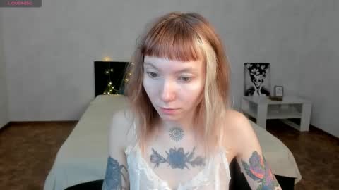 Snapshot of tattoo_artbaby chatting on September 2025 01:29:01 AM tattoo_artbaby online show from September 2025 01:29:01 AM