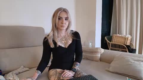 tattoobbgirl online show from March 2026 06:33:01 PM